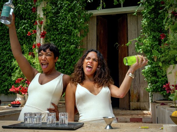 Naomi Ackie y Adria Arjona. Foto: (Warner Bros) Naomi Ackie y Adria Arjona. Foto: (Warner Bros)