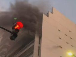 voraz incendio en un edificio de belgrano dejo al menos dos personas atrapadas