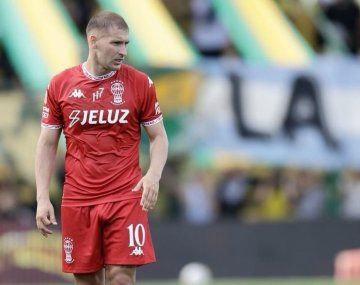 Costas pidió refuerzos y Racing avanzó con fuerza por Matko Miljevic