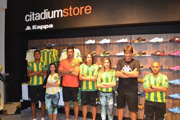 Aldosivi ya tiene su nueva camiseta 2015 para el debut en Primera