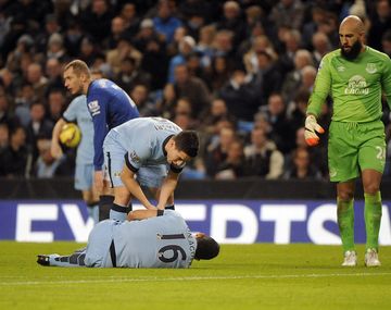 Manchester City ganó pero Agüero se retiró lesionado