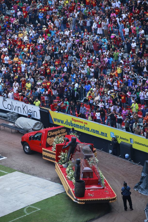El último adiós: México despidió a Chespirito en el Estadio Azteca