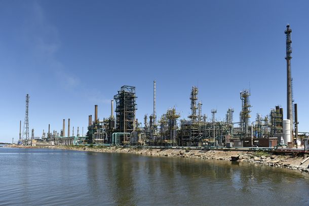 El conflicto gremial con Fancap le costará 300 millones de dólares extra a la petrolera uruguaya.