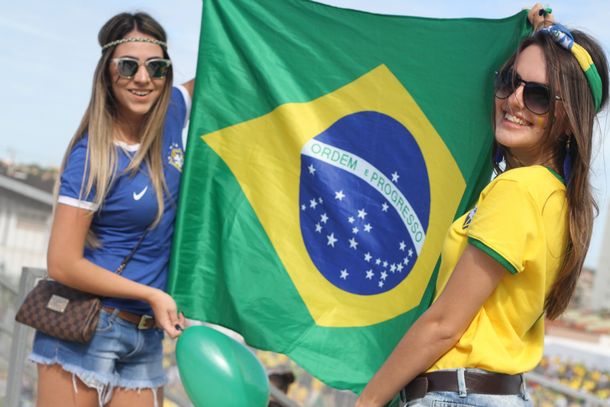 Las brasileñas calenton la previa del partido frente a Colombia