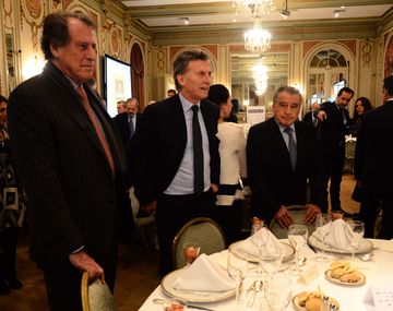 Macri promete no intervenir el mercado cambiario y tampoco acordar con Massa