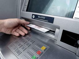 por que hoy es feriado bancario y no hay atencion al publico