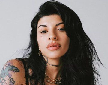 El enigmático posteo de Cazzu en medio del conflicto entre Tini Stoessel y Emilia Mernes: Divide...