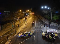 Scotland Yard sigue con la investigación frente al Parlamento Scotland Yard sigue con la investigación frente al Parlamento