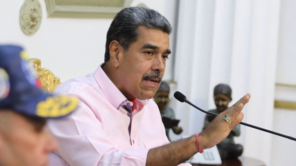 Polémica en Venezuela: Nicolás Maduro quiere "romper relaciones con WhatsApp"