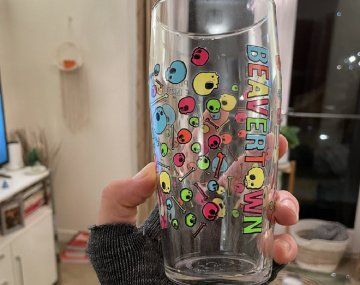 Se llevó un vaso de un bar