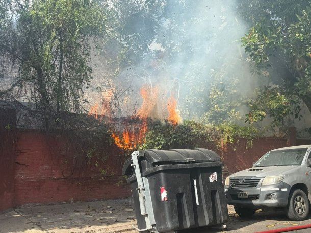 Incendio en un edificio de Caballito: fuerte operativo en el lugar