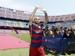 el barca compro un jugador que debutara en 6 meses el barca compro un jugador que debutara en 6 meses