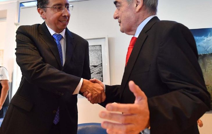 El juez Gustavo Lleral junto al gobernador de Chubut, Mario Das Neves