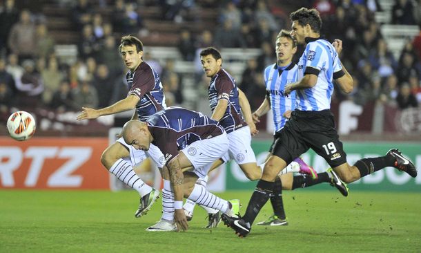 Racing no levanta: cayó ante Lanús y fue eliminado