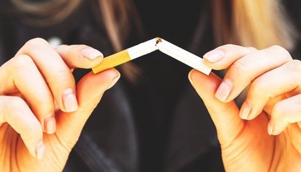 Francia prohibirá fumar en plazas, parques y en zonas escolares Francia prohibirá fumar en plazas, parques y en zonas escolares