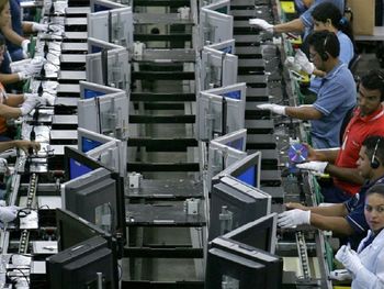 San Martín, golpeado por los despidos