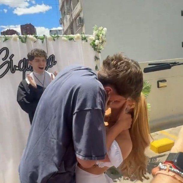 Ángela Torres y Marcos Giles sellaron su química con un beso que enloqueció a los fans de Luzu TV