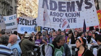 los docentes llevaran sus reclamos a la jefatura portena los docentes llevaran sus reclamos a la jefatura portena