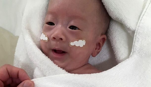 Japón: le dieron el alta al bebé más pequeño del mundo