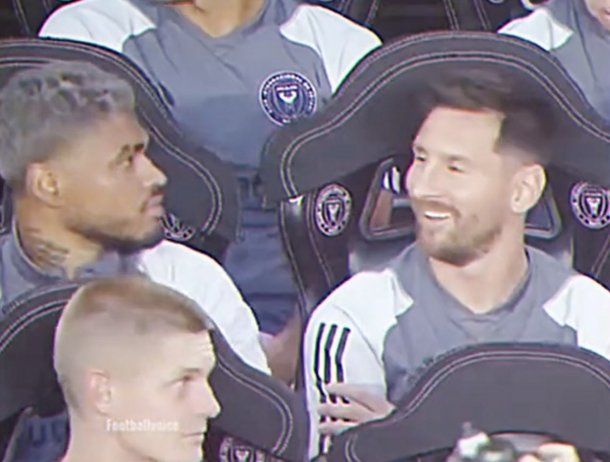 Josef Martínez ayudó a Lionel Messi a ver mejor Inter Miami vs Cruz Azul y el video se viralizó