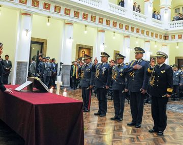 Jeanine Añez removió la cúpula militar