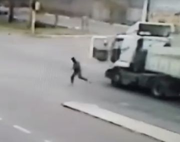 Un camionero tuvo un ejemplar gesto con un ciclista en Mendoza