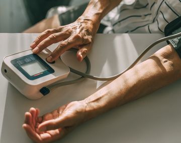 Fármaco demostró alta eficacia para controlar la hipertensión: de cuál se trata