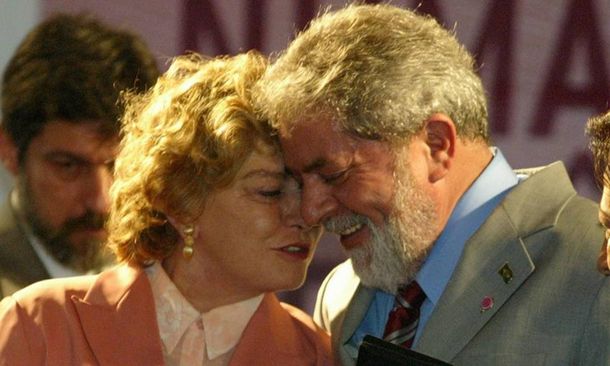 Hospitalizan a la esposa de Lula por una hemorragia cerebral