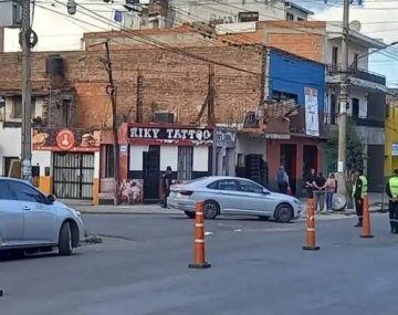 Un auto sin freno de mano atropelló y mató a un joven