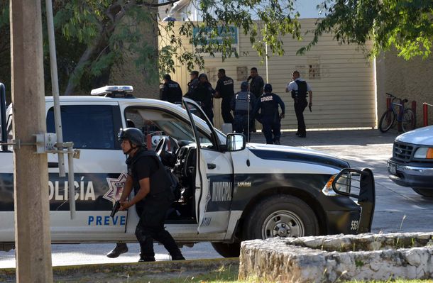 Un muerto y varios heridos en tiroteo en Cancún