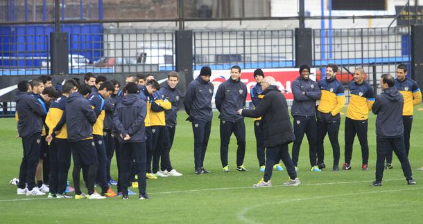 Boca entrenó sin el Cata y con Román entre algodones