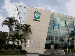 La FIFA amenaza con expulsar a Brasil de las competiciones internacionales