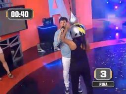 Kaczka, cascado en su propio show