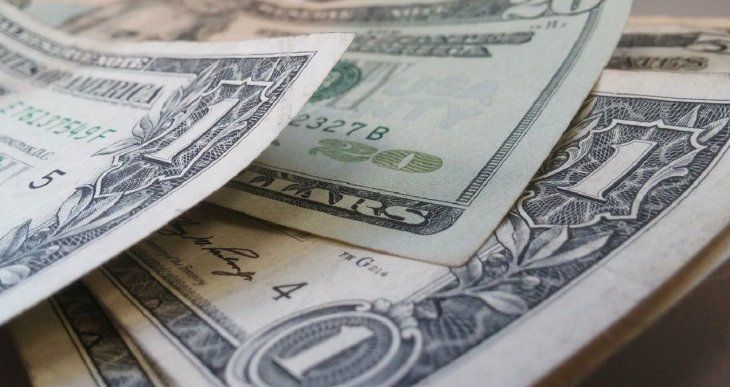 El plan del Gobierno para achicar la brecha cambiaria y fomentar el ahorro en pesos