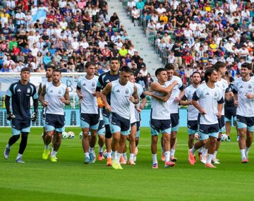 Locura por Argentina en España: más de 20.000 fans presenciaron el entrenamiento