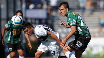 en la agonia del partido, gimnasia le gano a chicago y consiguio el primer triunfo del torneo