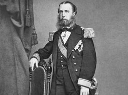 En 1864 Maximiliano, junto a su esposa, Carlota hacen su entrada solemne en la Ciudad de México. En 1864 Maximiliano, junto a su esposa, Carlota hacen su entrada solemne en la Ciudad de México.