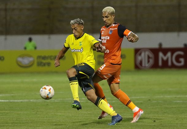 Copa Sudamericana: Defensa y Justicia se trajo una victoria de su visita a Universidad César Vallejo