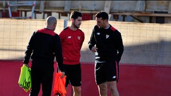 scaloni, ayudante de sampaoli en sevilla, habria llamado a los convocados a la seleccion scaloni, ayudante de sampaoli en sevilla, habria llamado a los convocados a la seleccion