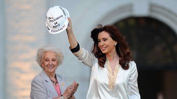 cristina: muy pronto muchos argentinos se van a enterar de que tambien recibian subsidios cristina: muy pronto muchos argentinos se van a enterar de que tambien recibian subsidios