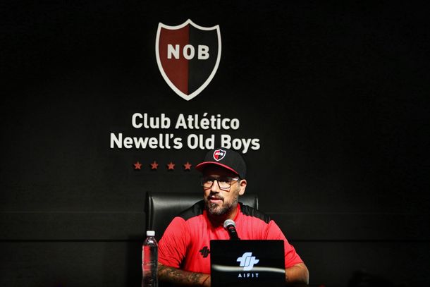 Cristian Fabbiani fue presentando en Newells e hizo una curiosa comparación con el Manchester City