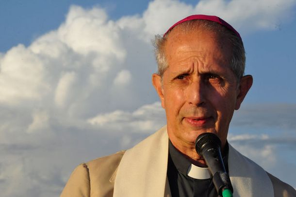 Mencionan al obispo pampeano como sucesor de Bergoglio