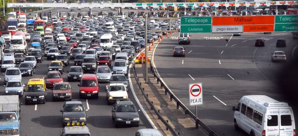 Tránsito intenso en todos los accesos a la Ciudad de Buenos Aires