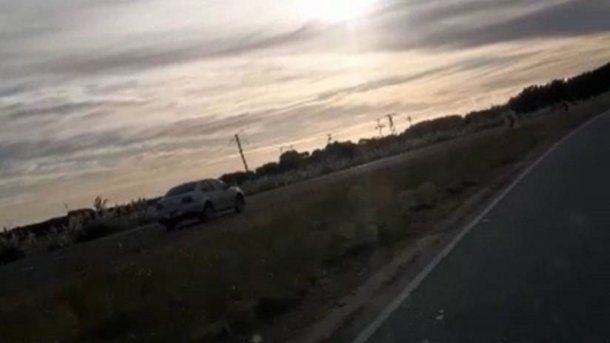 Video: fue de Madariaga a Pinamar en contramano por la ruta 74