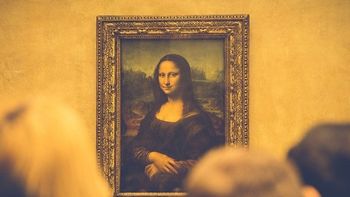 francia: dos activistas vandalizaron la gioconda en el museo del louvre en paris francia: dos activistas vandalizaron la gioconda en el museo del louvre en paris