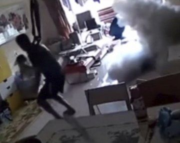 Video: Así explota la batería de un monopatín eléctrico dentro de un departamento
