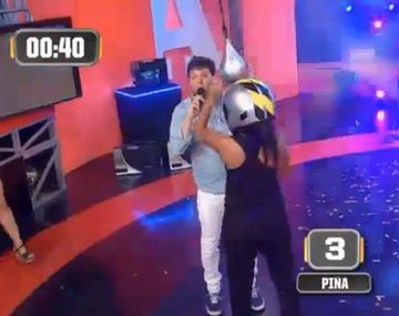 Kaczka, cascado en su propio show