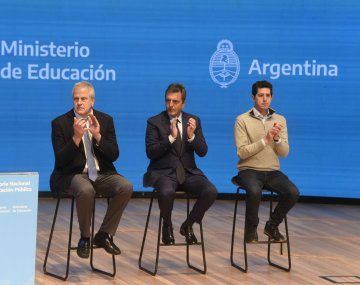 Massa llamó a defender la educación de quienes quieren recortarla