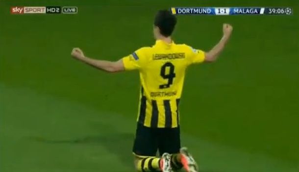 El golazo del Borussia Dortmund ante Málaga, con taco incluido