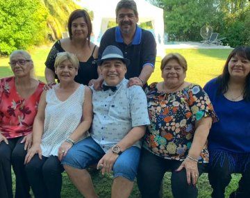 Las hermanas de Diego Maradona celebraron una misa en el primer aniversario de su muerte